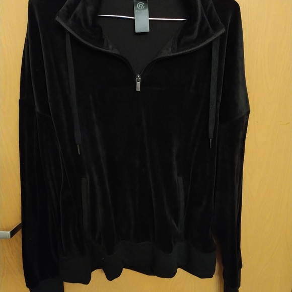 🌑C9 BY CHAMPION 🌑 Black Velour Pull Over - Picture 3 of 5